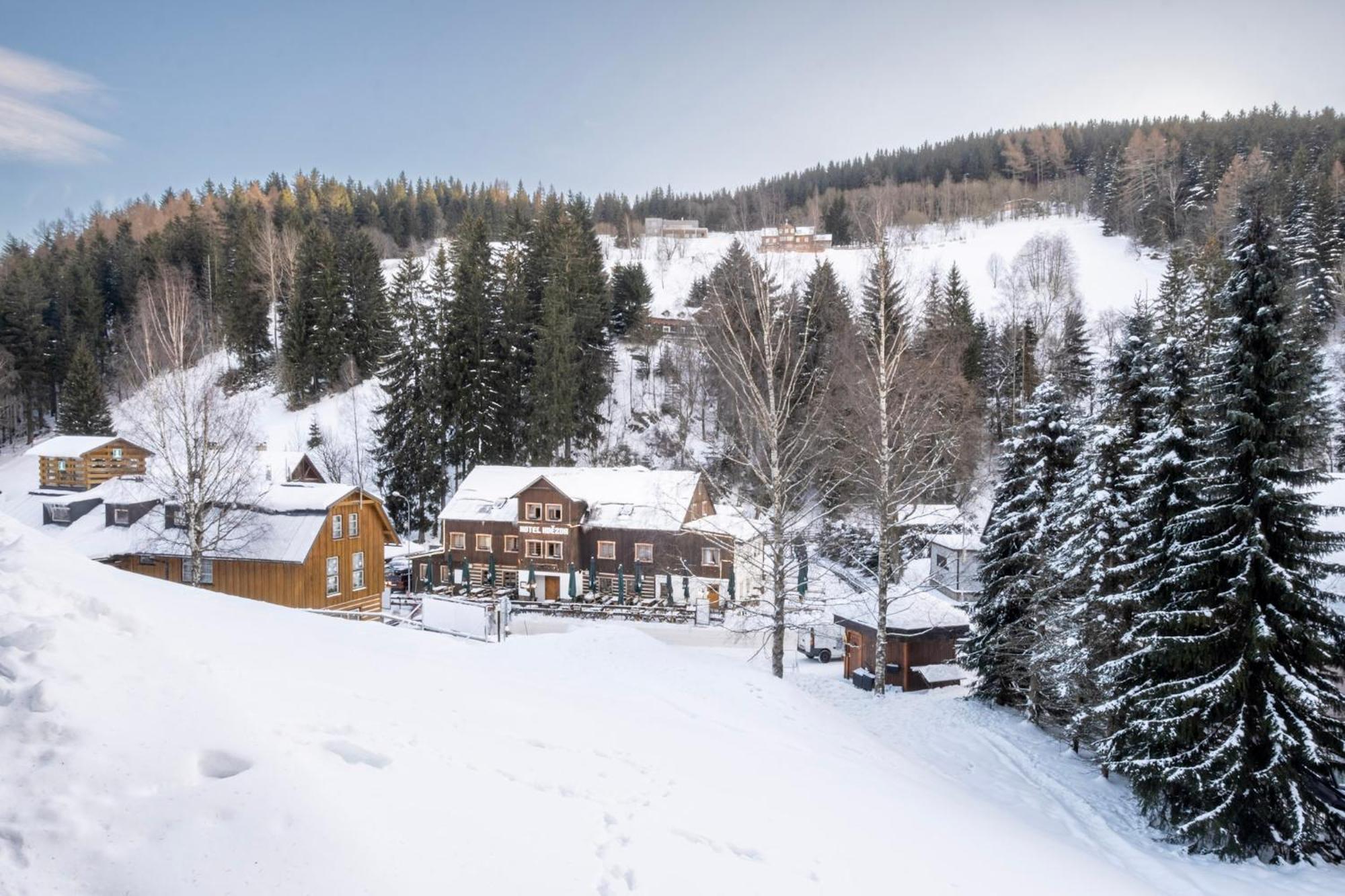 Hotel Hvezda Pec pod Sněžkou Kültér fotó