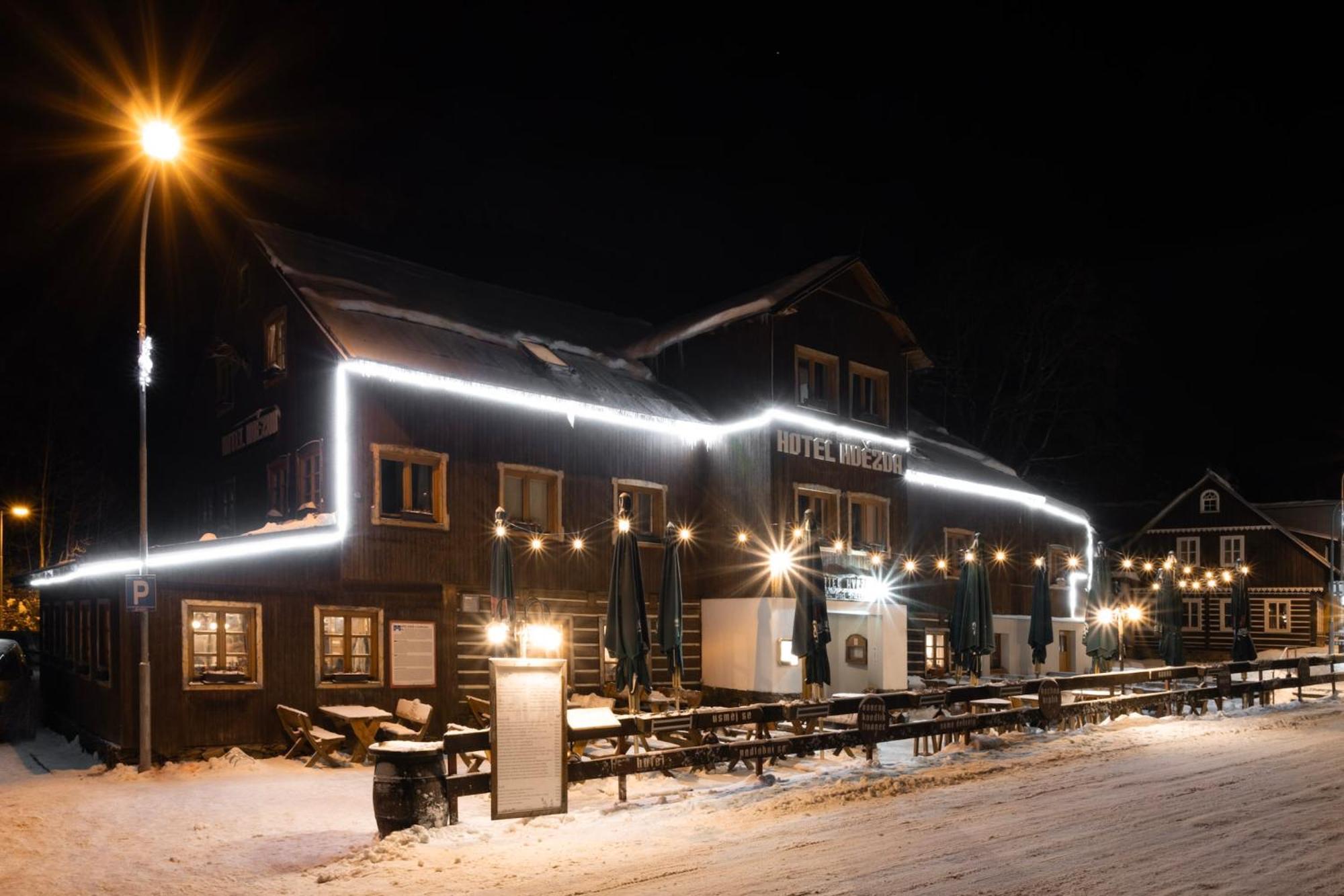 Hotel Hvezda Pec pod Sněžkou Kültér fotó