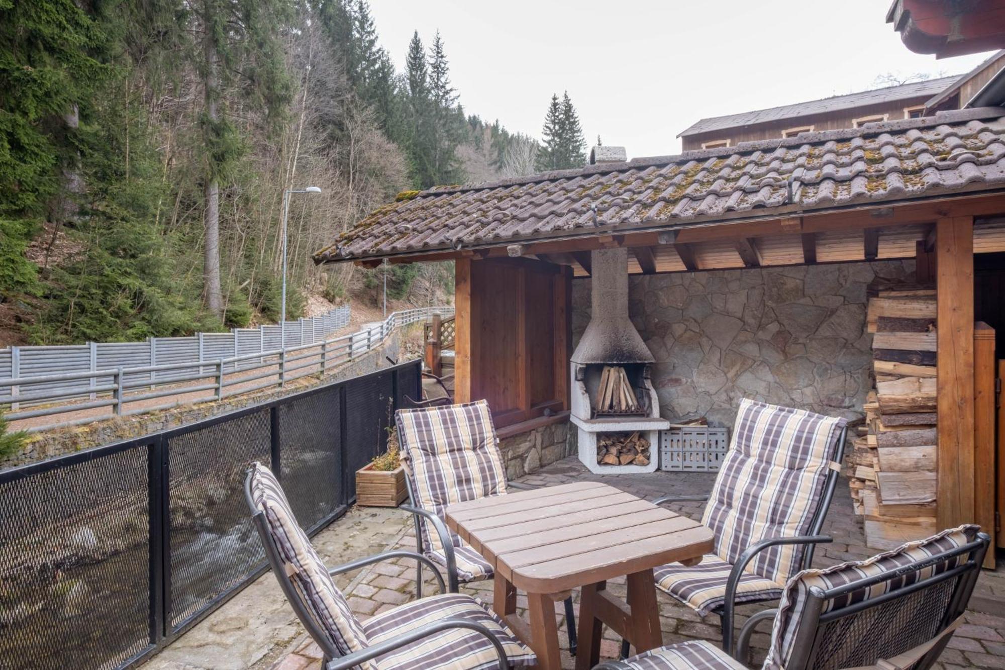 Hotel Hvezda Pec pod Sněžkou Kültér fotó